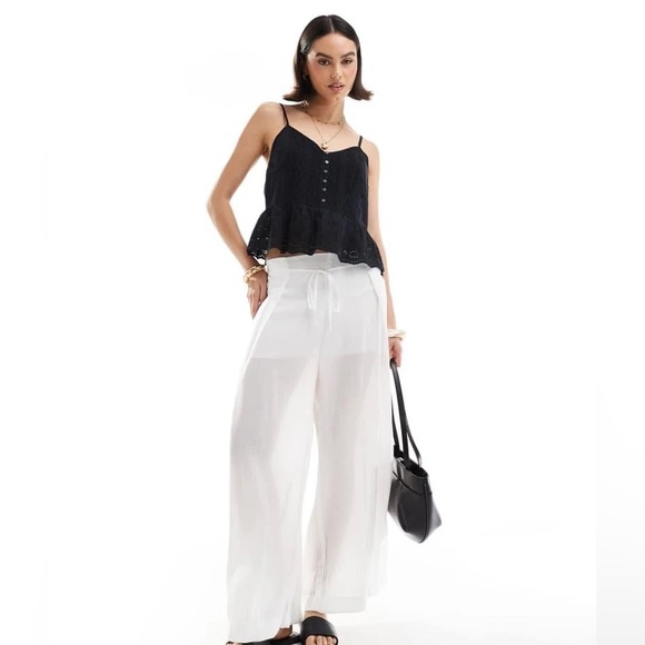 Levi's broderie cami top in black Woman’s Size XSMALL - Picture 8 of 8